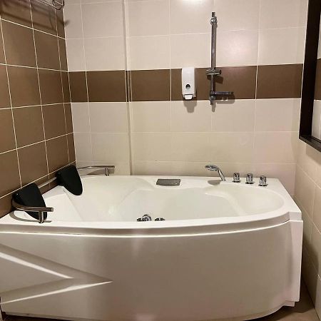 Homestay Melaka B Lagoon Studio Apartment Free Waterpark Tickets Kampong Bukit Beruang Exterior foto